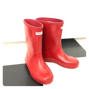 Kids Hunter rain boots, size 12, red